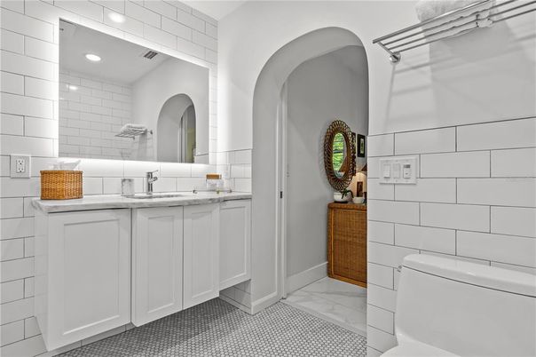 Bathroom, Interior, Marble, Recessed Lighting