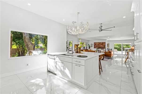 Chandelier, Interior, Kitchen, Marble, Recessed Lighting