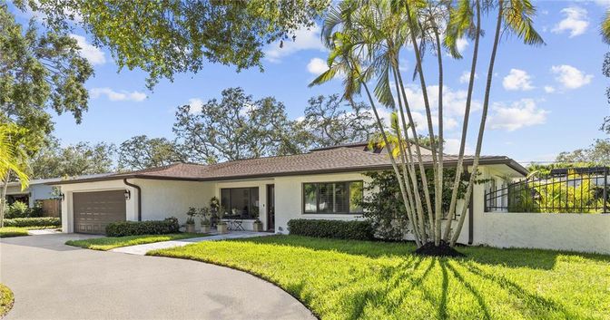 Attached, Exterior, Facade, Ranch