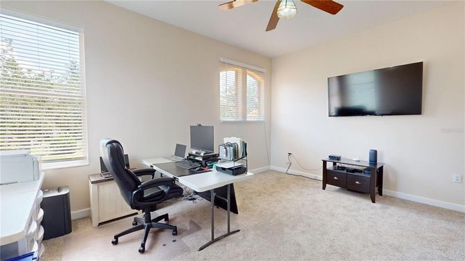 Home Office, Interior