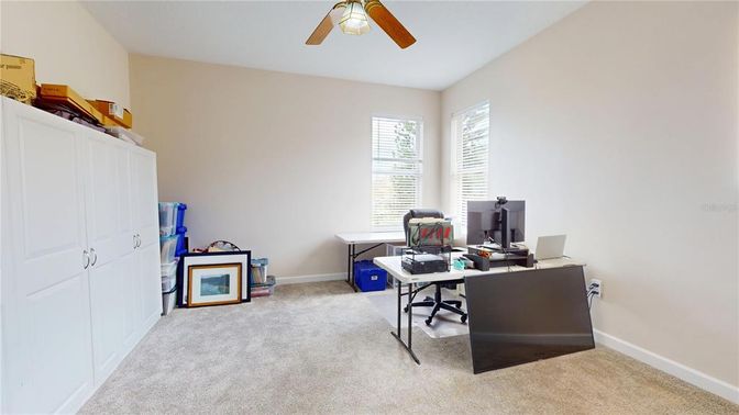 Home Office, Interior
