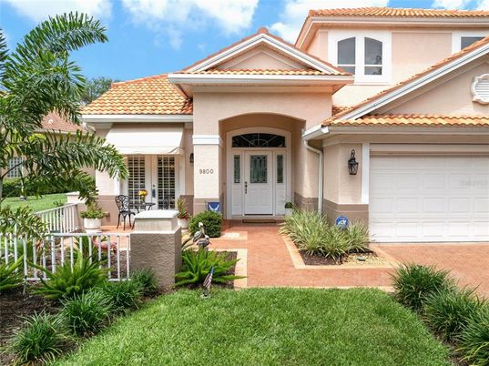 Attached, Exterior, Facade, Mediterranean