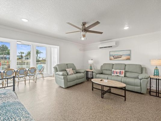 Dining room, Interior, Living room, Recessed Lighting