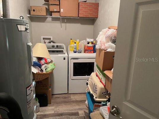 Interior, Washer, Wood Texture Flooring