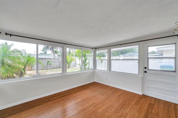 Empty room, Interior, Sun Room, Wood Texture Flooring