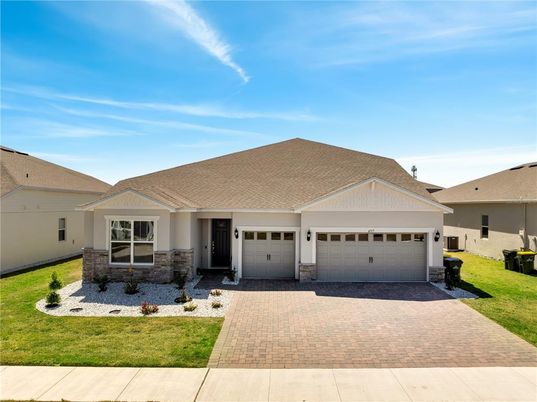 Attached, Exterior, Facade, Ranch