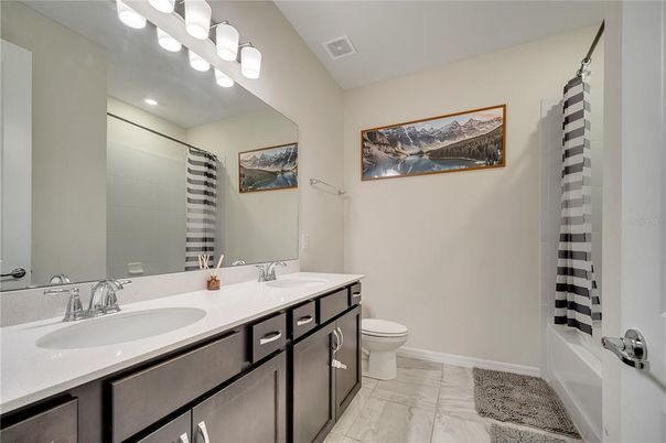 Bathroom, Dual Sink Vanities, Interior, Recessed Lighting