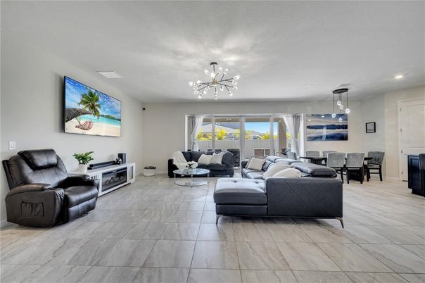 Dining room, Interior, Living room, Pendant Lights, Recessed Lighting, Water