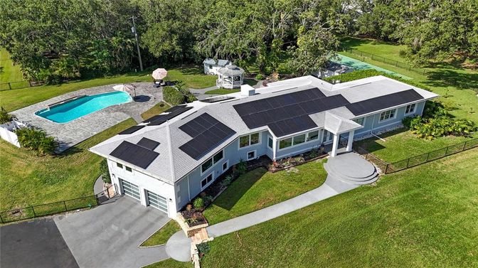 Exterior, Drone