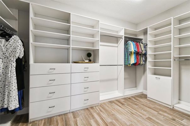 Interior, Walk-in Closets, Wood Texture Flooring