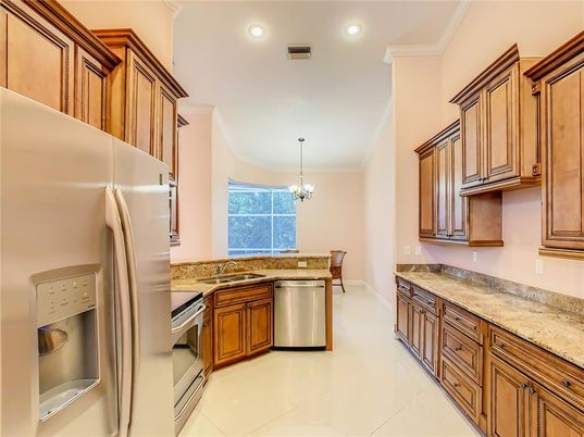 Chandelier, Dining room, Interior, Kitchen, Recessed Lighting, Stainless Steel Appliances