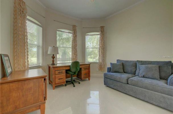 Home Office, Interior