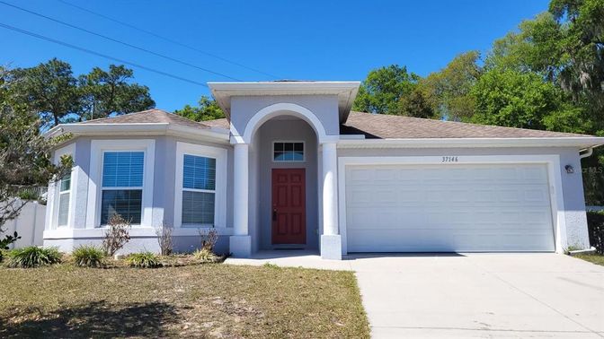 Attached, Exterior, Facade, Ranch