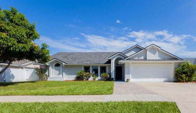 Attached, Exterior, Facade, Ranch