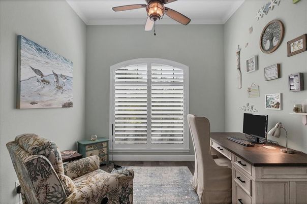 Home Office, Interior