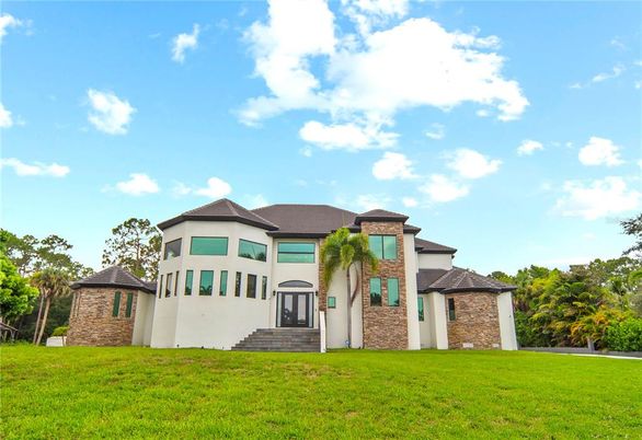 Backyard, Exterior, Facade, French Provincial