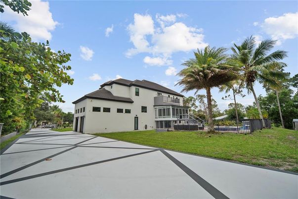 Backyard, Exterior