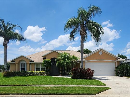 Attached, Exterior, Facade, Ranch