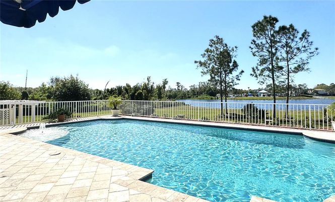 Exterior, Pool, Water
