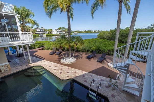 Exterior, Pool, Water