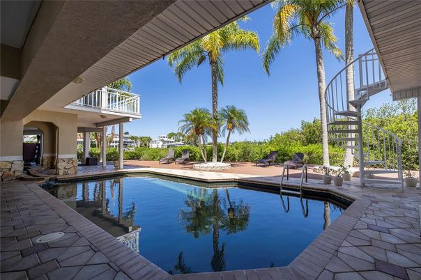 Exterior, Pool, Water