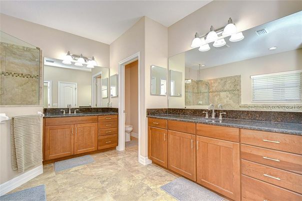 Bathroom, Dual Sink Vanities, Interior, Recessed Lighting