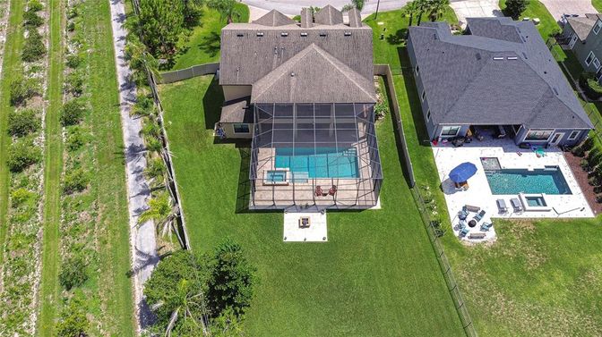 Exterior, Drone
