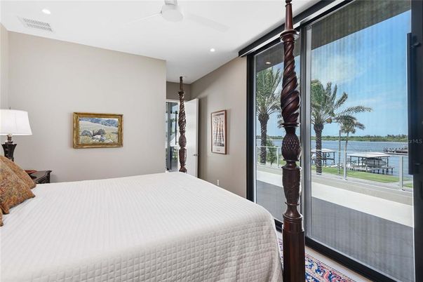 Bedroom, Interior, Recessed Lighting, Water