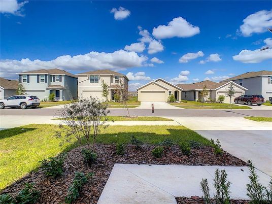 Attached, Exterior, Facade, Ranch