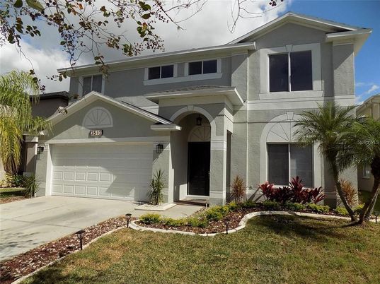 Attached, Exterior, Facade, American Craftsman