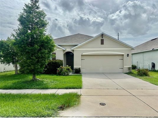 Attached, Exterior, Facade, Ranch