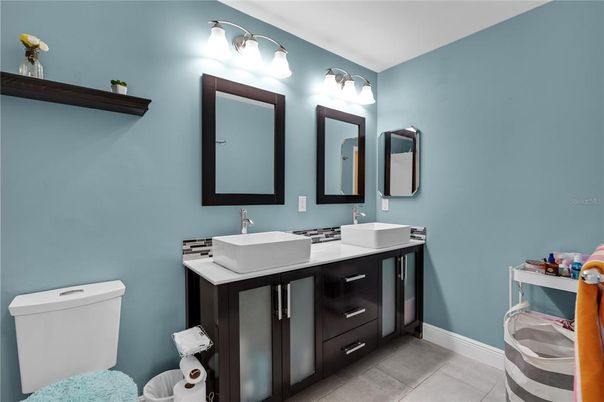 Bathroom, Dual Sink Vanities, Interior