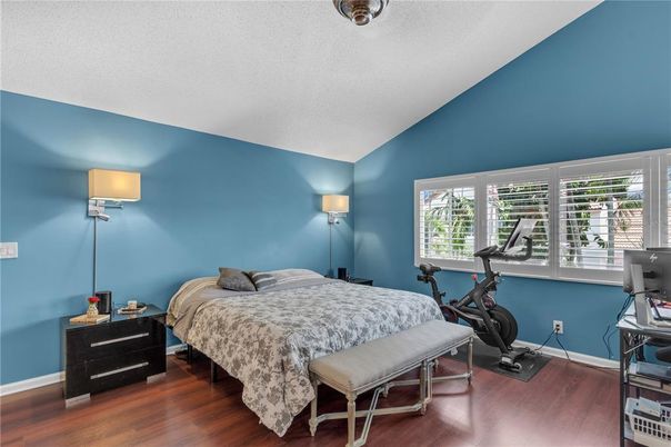 Bedroom, Fitness Equipment, Interior, Wood Texture Flooring