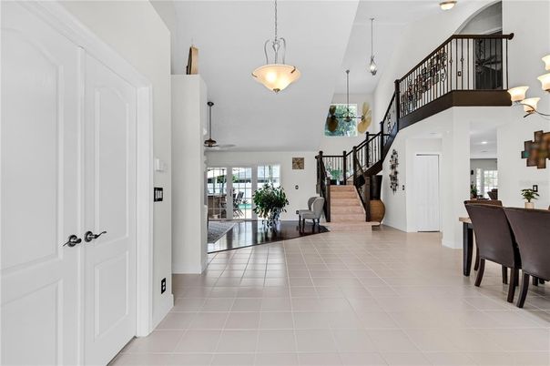 Dining room, Interior, Pendant Lights, Recessed Lighting