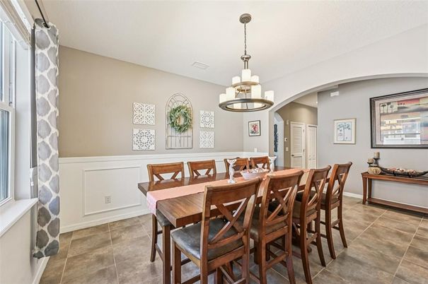 Chandelier, Dining room, Interior, Pendant Lights