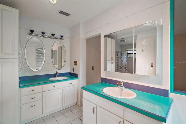 Bathroom, Dual Sink Vanities, Interior