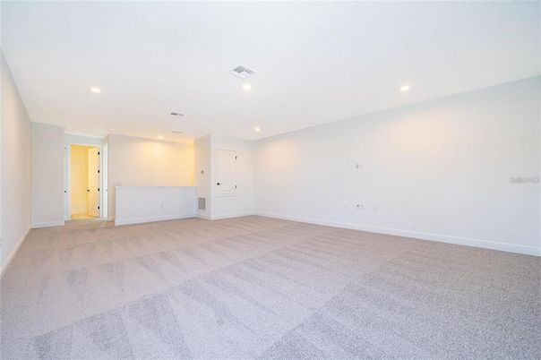 Empty room, Interior, Recessed Lighting