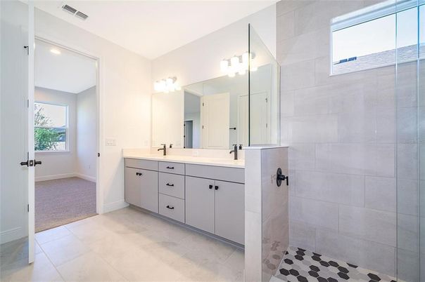 Bathroom, Dual Sink Vanities, Interior, Recessed Lighting