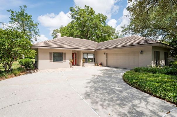 Attached, Exterior, Facade, Ranch