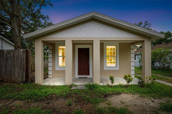 Exterior, Facade, American Craftsman