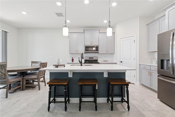 Dining room, Interior, Kitchen, Pendant Lights, Recessed Lighting, Stainless Steel Appliances
