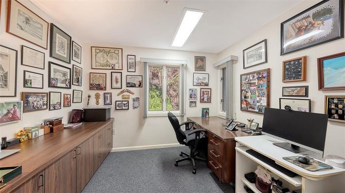 Home Office, Interior