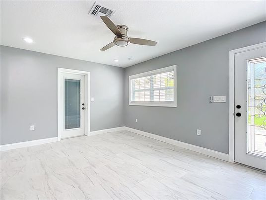Empty room, Interior, Marble, Recessed Lighting