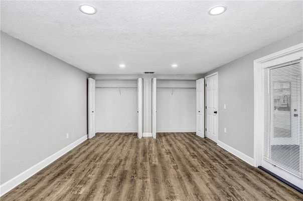 Empty room, Interior, Recessed Lighting, Wood Texture Flooring
