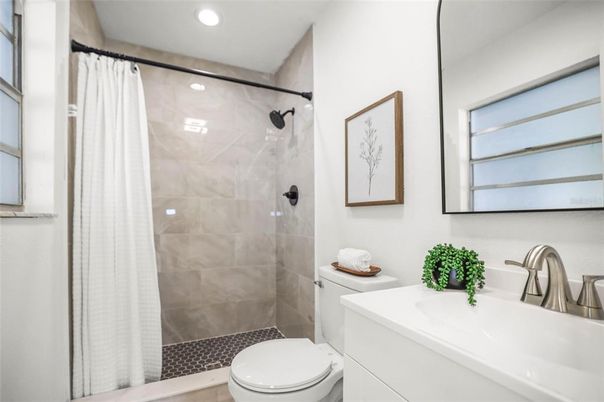 Bathroom, Interior, Recessed Lighting