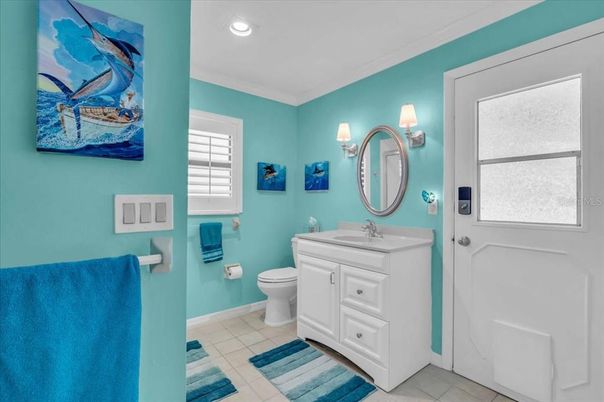 Bathroom, Interior, Recessed Lighting