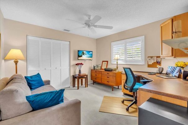 Home Office, Interior