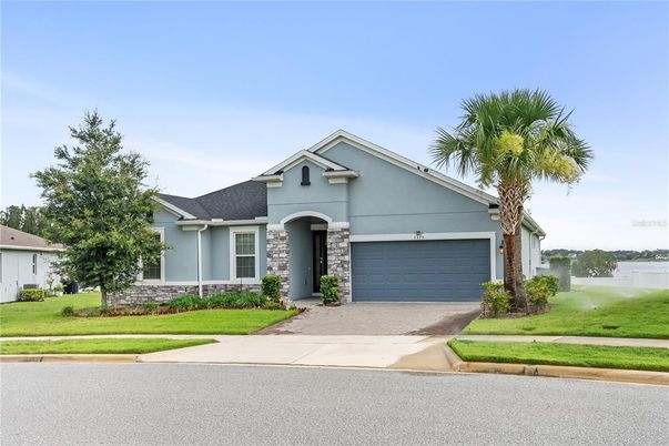 Attached, Exterior, Facade, Ranch
