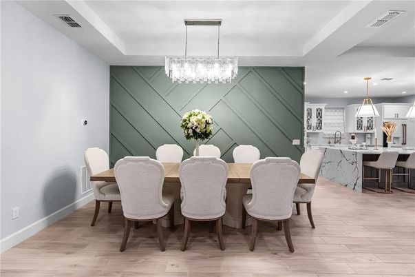 Chandelier, Dining room, Interior, Kitchen, Pendant Lights, Recessed Lighting, Wood Texture Flooring