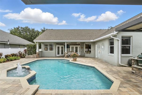 Exterior, Pool